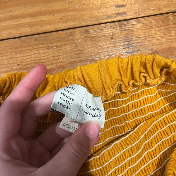 (208) —YELLOW SKIRT— - Picture 4 of 5